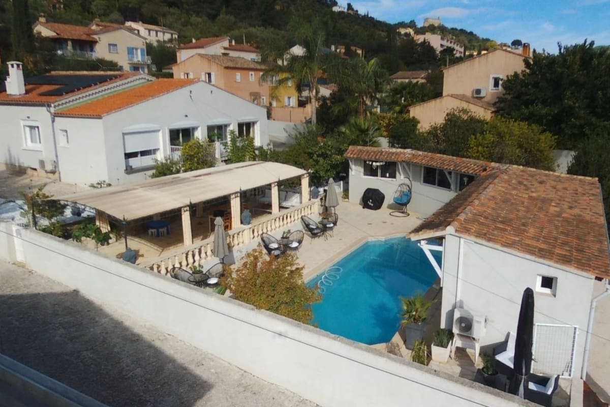 Location extérieur jardin piscine bbq petanque fam - Photo 1