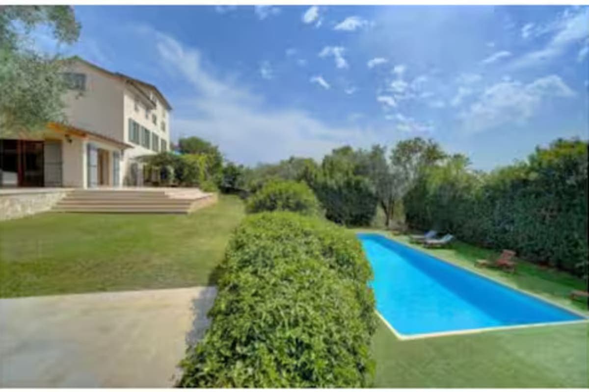 Jardin de 1600m² avec piscine et jaccuzi - Photo 1