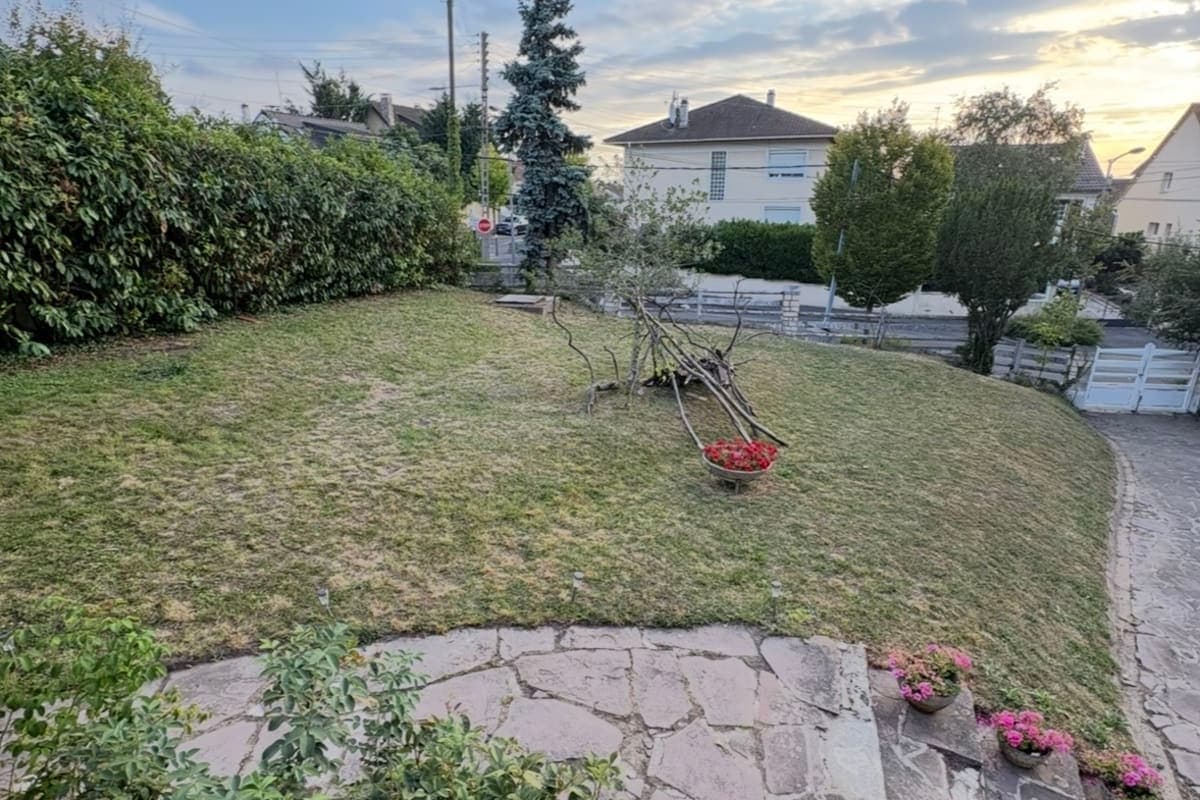 Jardin calme et arboré - Photo 1